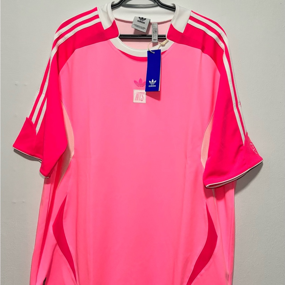 🆕 Adidas Bright Pink Sports Top with White Stripes - Picture 4 of 5